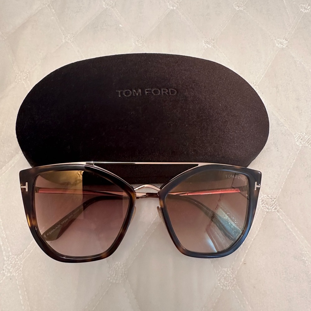 Tom Ford Women's Sunglasses - Black and Brown Gradient